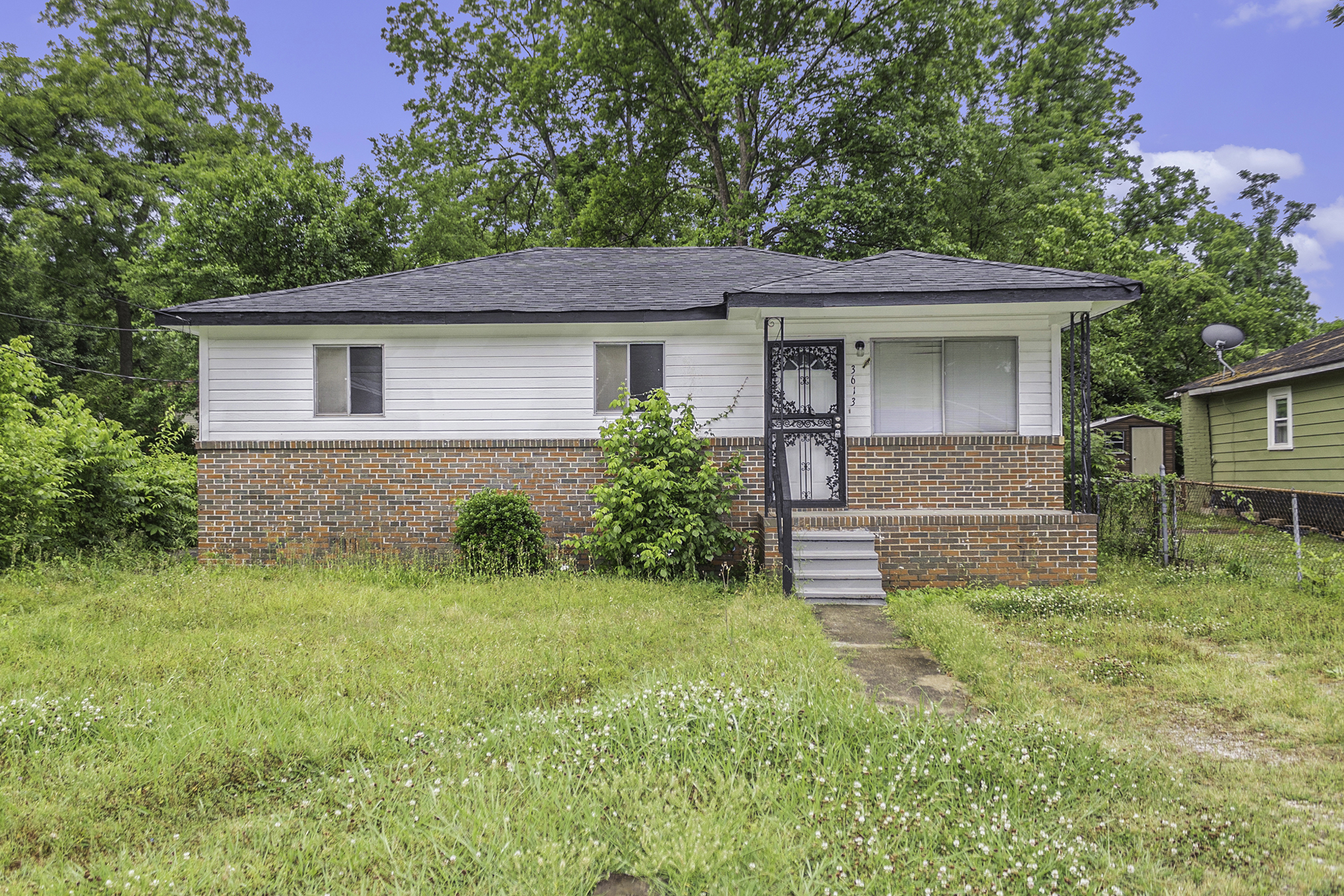 3613 Maple Avenue Southwest